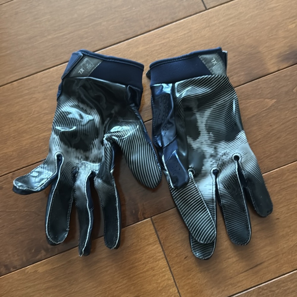 Football gloves.💙🩶 - Picture 2 of 3